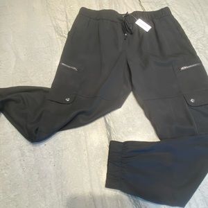 Black Banana Republic parachute style women’s pant